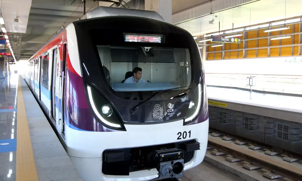 com um conjunto de novas diretrizes voltadas à padronização e modernização da gestão dos projetos. O Manual do Programa de PPPs,