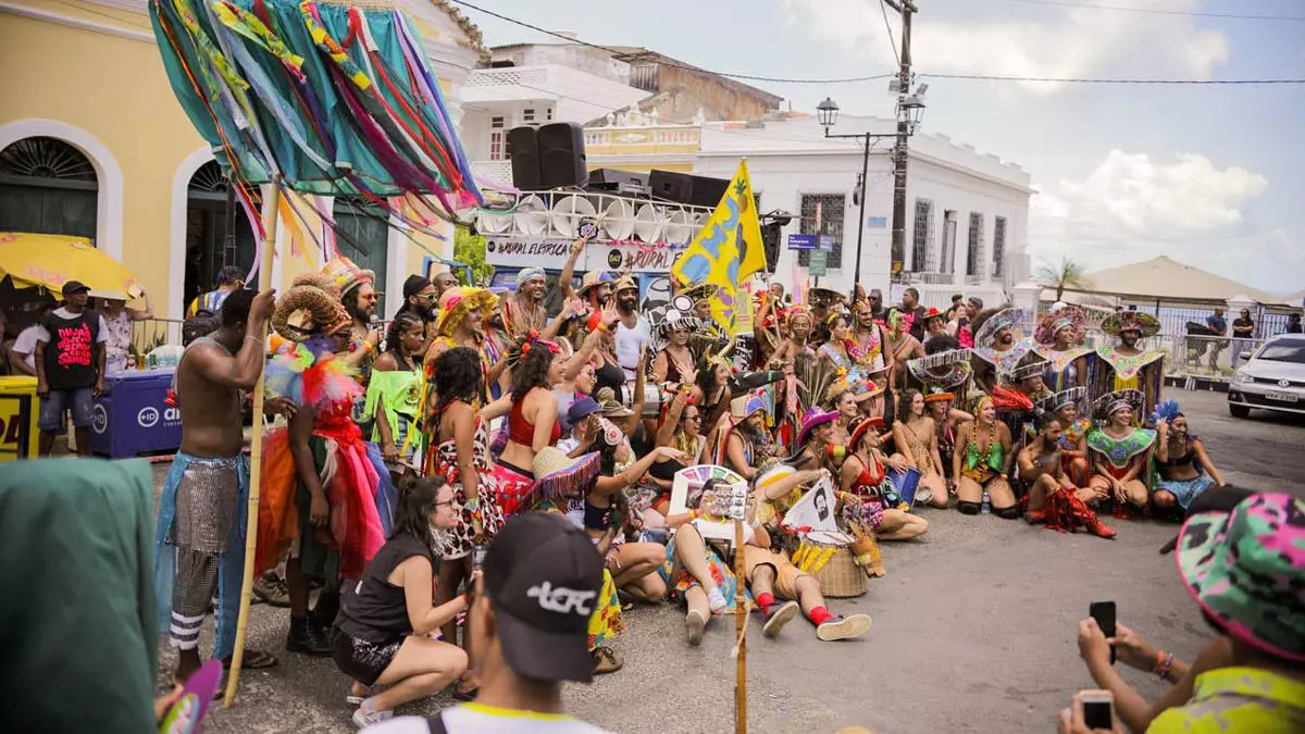 Na programação do maior Carnaval de rua do mundo, há espaço garantido para os tradicionais bloquinhos de rua, com fanfarras, fantasias,