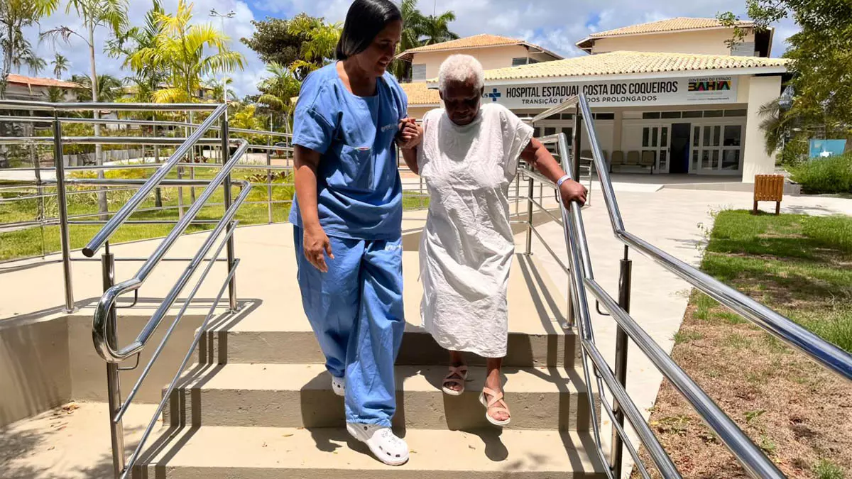 Com apenas três meses de funcionamento, o Hospital Estadual Costa dos Coqueiros (HECC), unidade da Secretaria da Saúde da Bahia