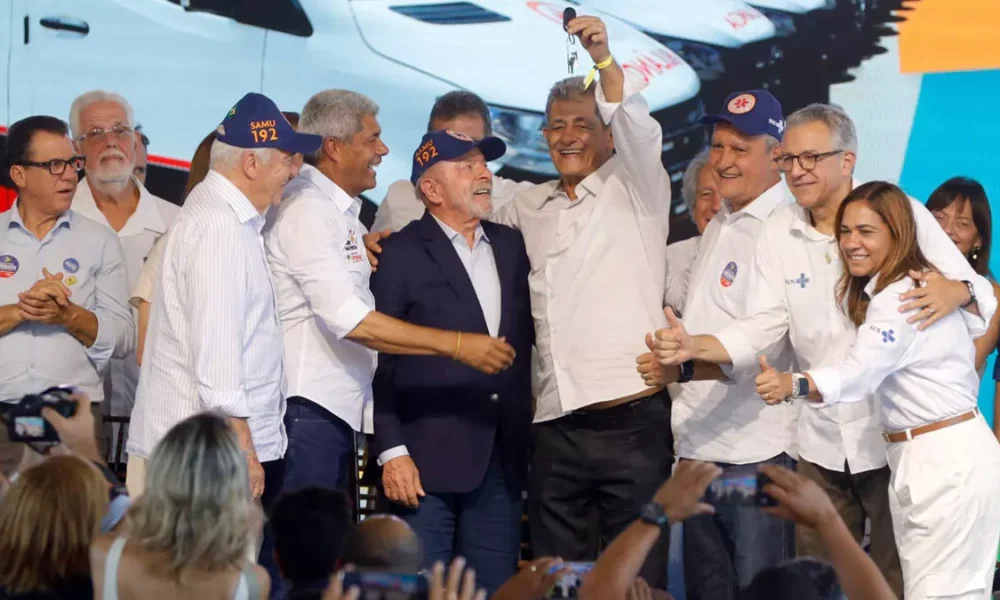 Crescimento (PAC Saúde). As entregas foram realizadas pelo governador Jerônimo Rodrigues e pelo presidente Luiz Inácio Lula da Silva,