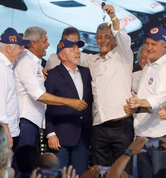 Crescimento (PAC Saúde). As entregas foram realizadas pelo governador Jerônimo Rodrigues e pelo presidente Luiz Inácio Lula da Silva,