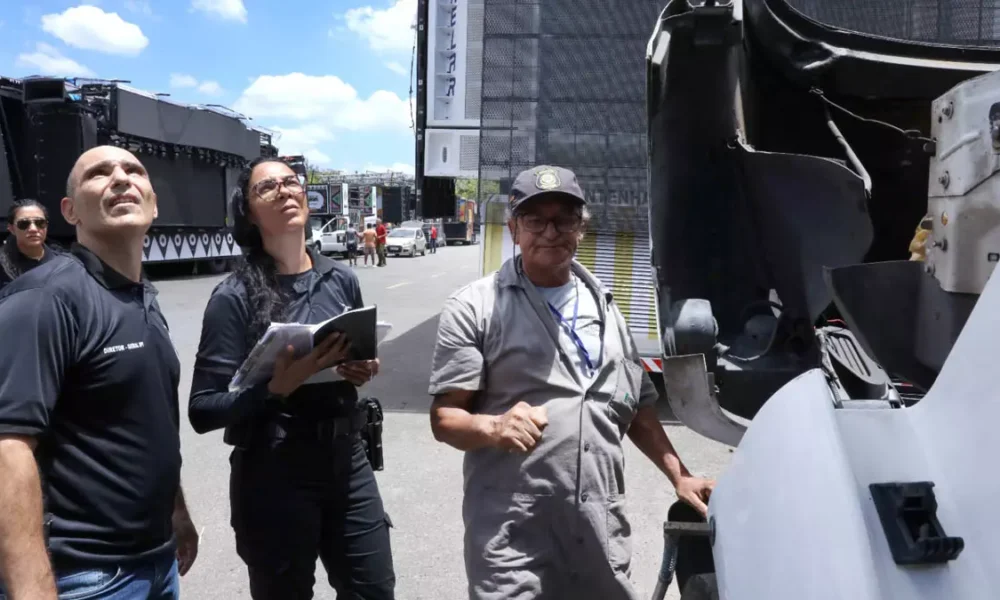 (Detran-BA), em ação conjunta com órgãos estaduais, federais e municipais, iniciou as vistorias dos trios elétricos,