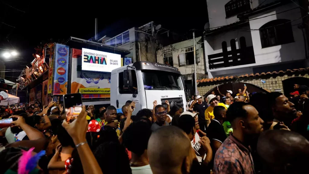 O Carnaval do Nordeste de Amaralina começou nesta quarta-feira (11), com apoio do Governo do Estado e apresentação do Olodum.
