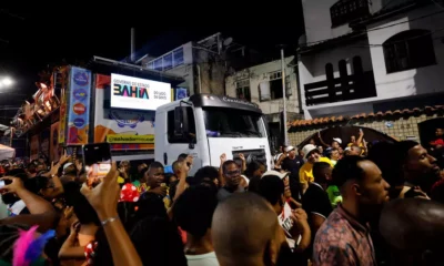 O Carnaval do Nordeste de Amaralina começou nesta quarta-feira (11), com apoio do Governo do Estado e apresentação do Olodum.
