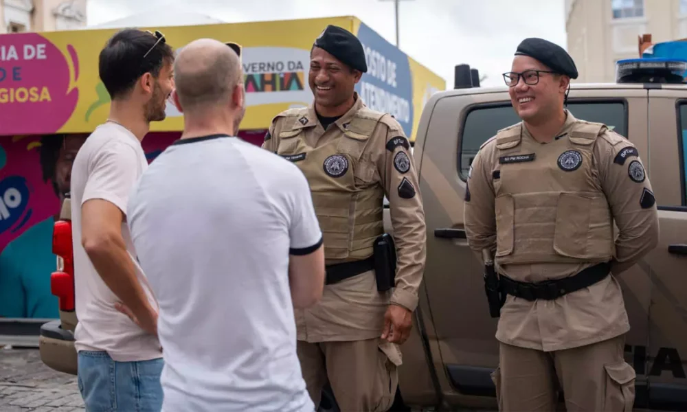 Quem chega a Salvador para o Carnaval já encontra, nos principais pontos turísticos da cidade, o reforço do Batalhão de Policiamento