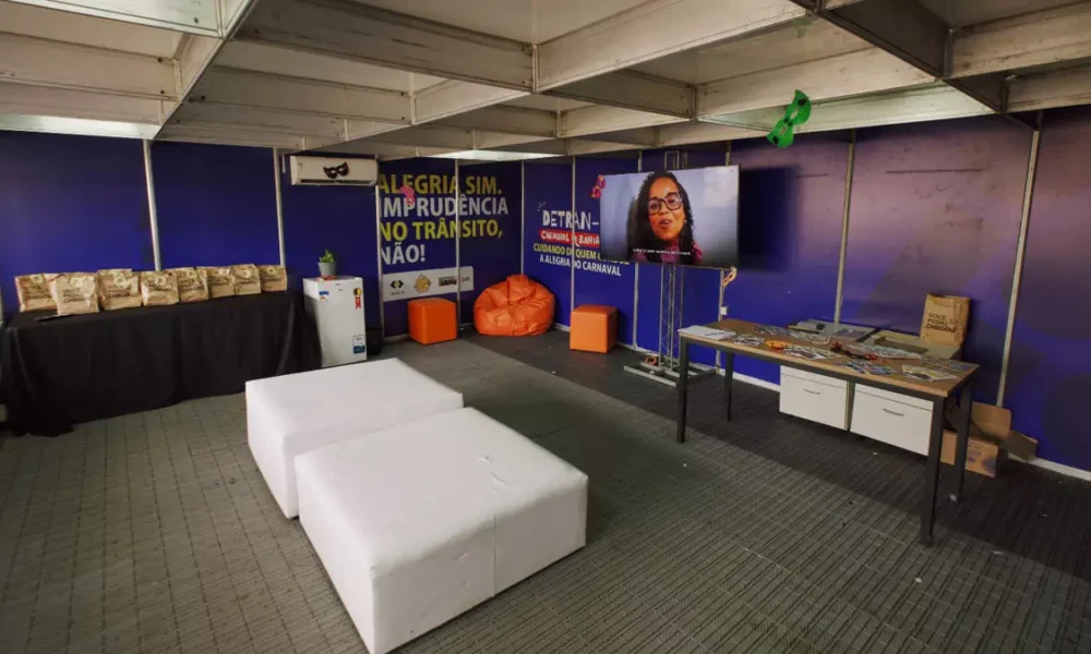 Carnaval da Bahia 2026 já está funcionando em pontos estratégicos de Salvador: o Espaço de Descompressão dedicado a condutores