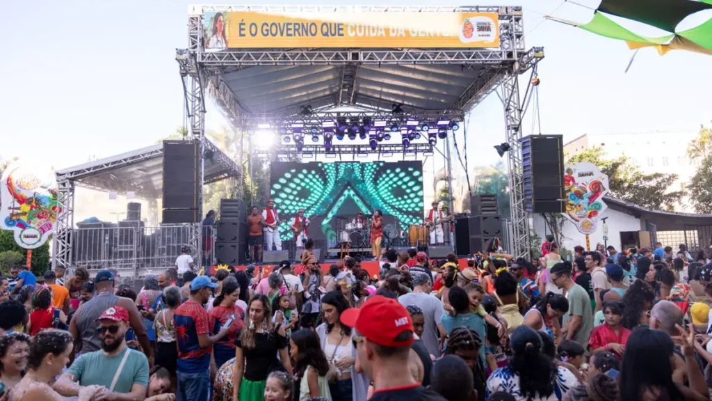 A programação infantil do Carnaval 2026 reuniu famílias e crianças no circuito Circuito Batatinha, com atividades culturais