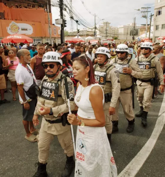 chama atenção no Carnaval da Bahia 2026: a Patrulha Inclusiva. A iniciativa inédita do Governo do Estado chega aos circuito