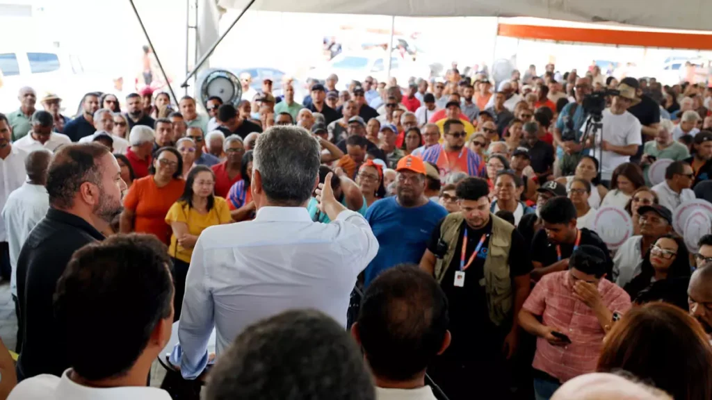 No município de Sobradinho, nesta terça-feira (24), o secretário de Relações Institucionais, Adolpho Loyola, representando