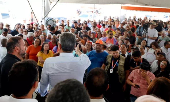 No município de Sobradinho, nesta terça-feira (24), o secretário de Relações Institucionais, Adolpho Loyola, representando