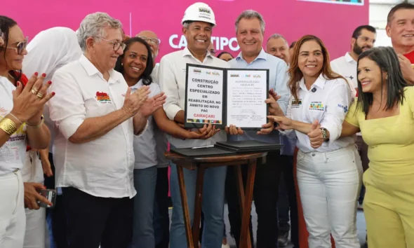 avisos de licitação para a construção de três Centros Especializados em Reabilitação (CER Tipo IV) nos municípios de Camaçari