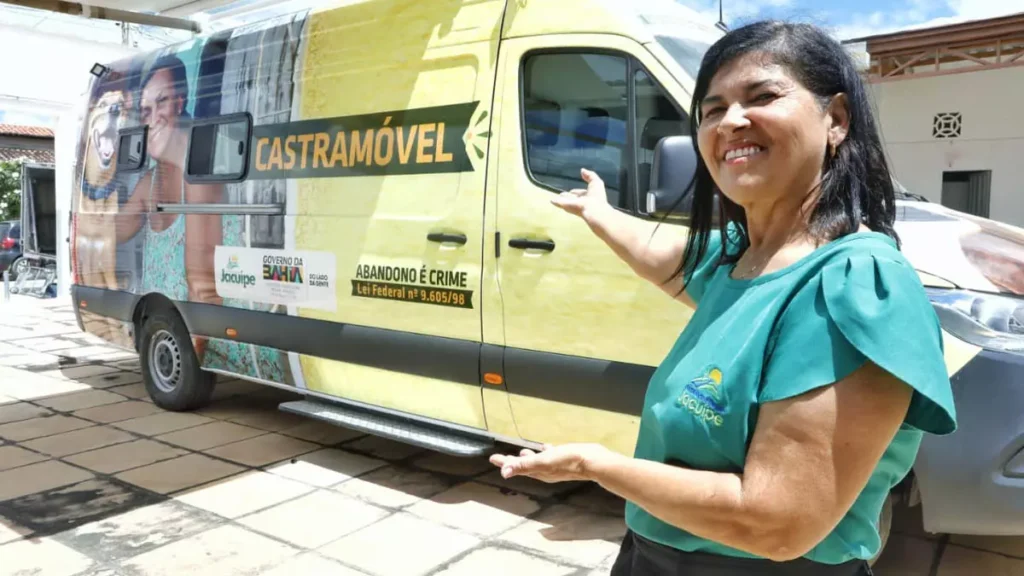 O Governo da Bahia entregou, nesta quarta-feira (11), no município de Capim Grosso, uma unidade de Castramóvel ao Consórcio