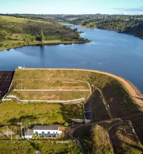 Com obras em andamento que vão ampliar ainda mais a cobertura de saneamento básico, Vitória da Conquista voltou a se destacar