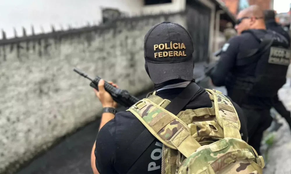 O líder de uma facção criminosa com atuação na capital baiana, capturado na manhã desta segunda-feira (30) na cidade boliviana