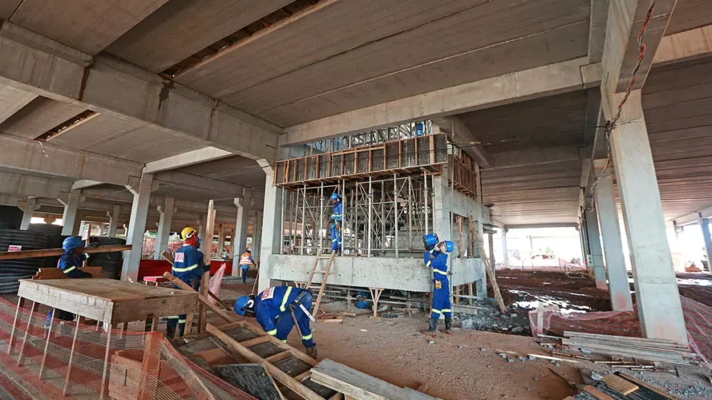 A taxa de desocupação ficou em 5,4% no trimestre encerrado em janeiro de 2026, mantendo-se estável em relação ao trimestre