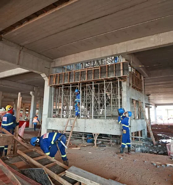 A taxa de desocupação ficou em 5,4% no trimestre encerrado em janeiro de 2026, mantendo-se estável em relação ao trimestre