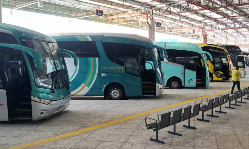 O conjunto de ações tem como objetivo amenizar os efeitos da alta internacional do petróleo sobre o custo de vida da população brasileira.