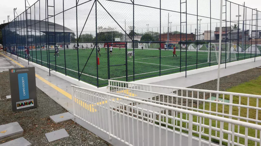 Complexo Poliesportivo Educacional de Itapetinga, localizado na área do Centro Social Urbano (CSU), com investimento de R$ 4 milhões.