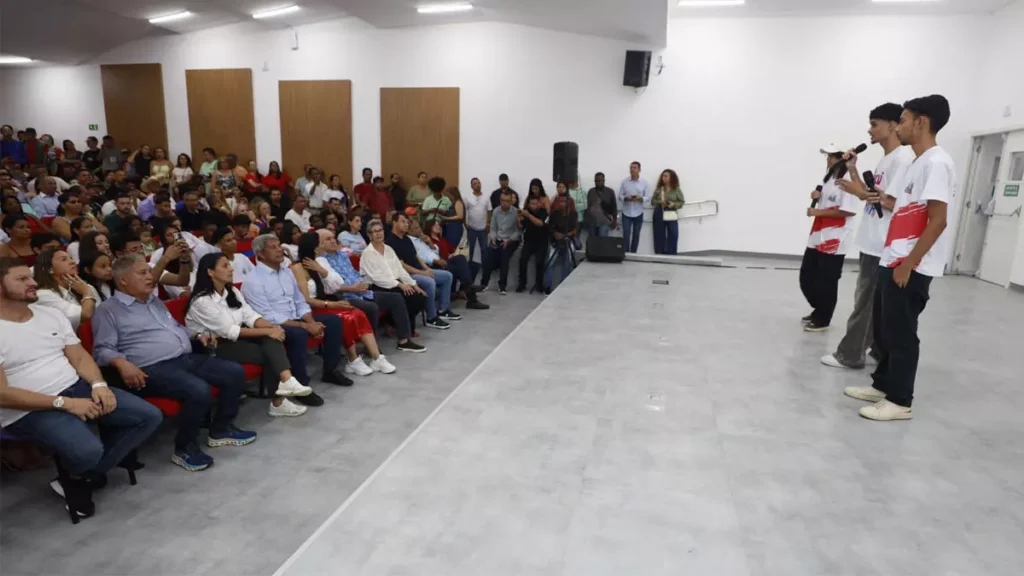 O Governo do Estado entregou, neste sábado (28), a modernização do Colégio Estadual de Tempo Integral São Pedro, em Macarani