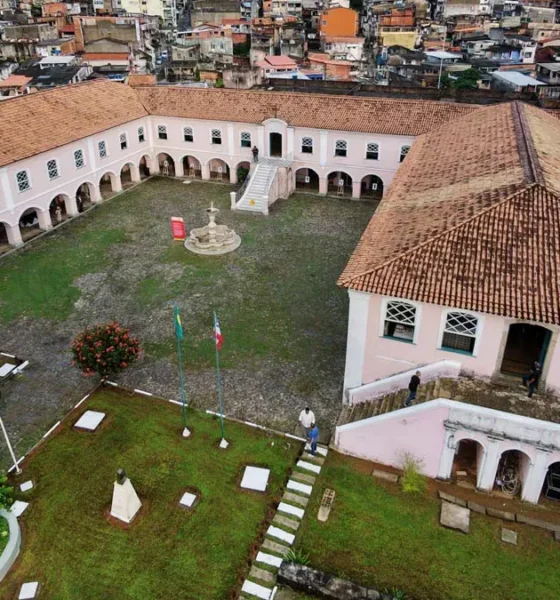 Guardar documentos é, antes de tudo, preservar vidas, histórias e identidades. Com esse compromisso, o Arquivo Público do Estado da Bahia