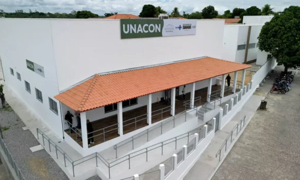 com a inauguração da Unidade de Alta Complexidade em Oncologia (Unacon) do Hospital Regional de Ruy Barbosa (HRRB).