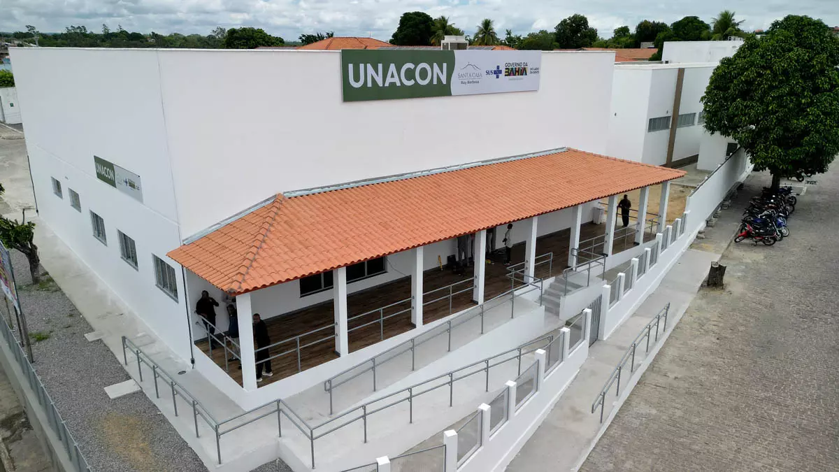 com a inauguração da Unidade de Alta Complexidade em Oncologia (Unacon) do Hospital Regional de Ruy Barbosa (HRRB).