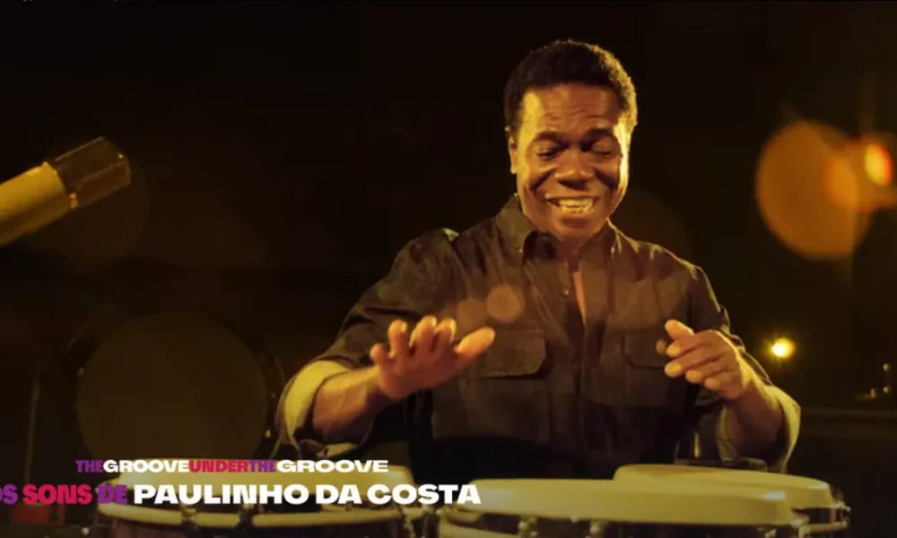 Enquanto os holofotes de Hollywood se acendem neste domingo (15) para a cerimônia do Oscar, o Brasil vive um daqueles