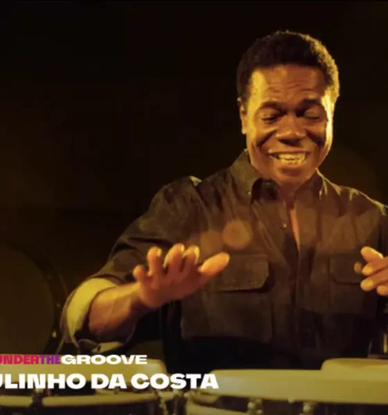 Enquanto os holofotes de Hollywood se acendem neste domingo (15) para a cerimônia do Oscar, o Brasil vive um daqueles