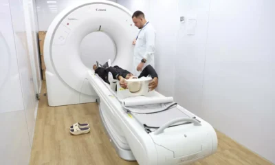 com acesso facilitado à realização de exames de tomografia por meio da unidade móvel do Programa Agora Tem Especialistas. A ação,