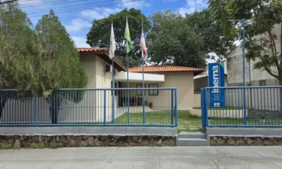 gestão ambiental e dos recursos hídricos, o Instituto do Meio Ambiente e Recursos Hídricos (Inema) mantém uma estrutura descentralizada