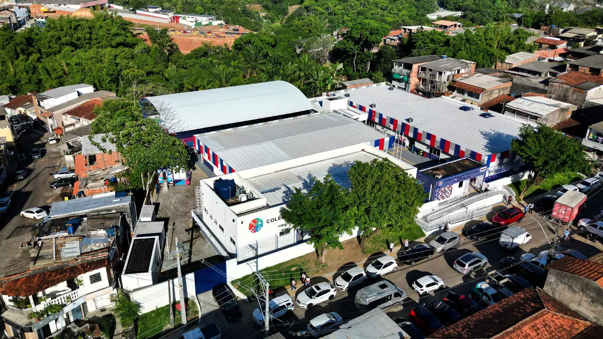 A comunidade de Valéria, em Salvador, passou a contar com novos espaços voltados à educação e à convivência social nesta segunda-feira (9).