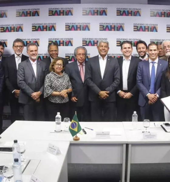 O governador Jerônimo Rodrigues recebeu, nesta segunda-feira (9), em Salvador, o presidente da Câmara dos Deputados, Hugo Motta,