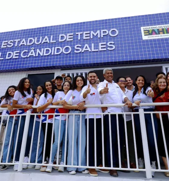 O governador Jerônimo Rodrigues entregou, neste sábado (14), a nova sede do Colégio Estadual de Tempo Integral de Cândido Sales