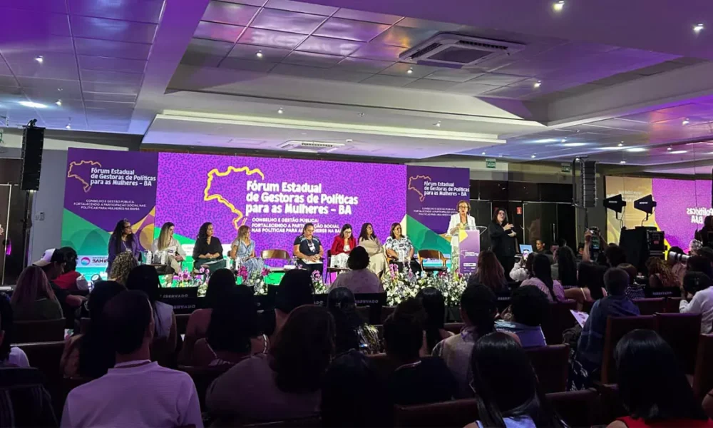 Com a presença de representantes de cerca de 200 municípios baianos, foi aberto, nesta quinta-feira (19), em Salvador, o Fórum de Gestoras