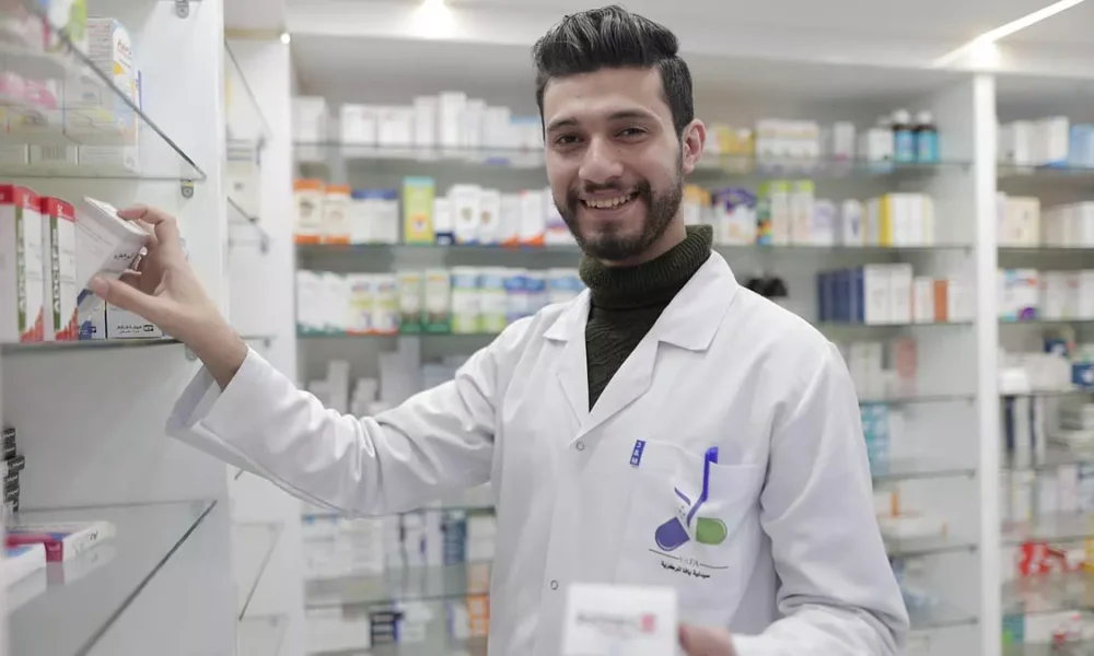 A Câmara dos Deputados aprovou nesta segunda-feira (2) o projeto de lei que estabelece critérios para o funcionamento de farmácias