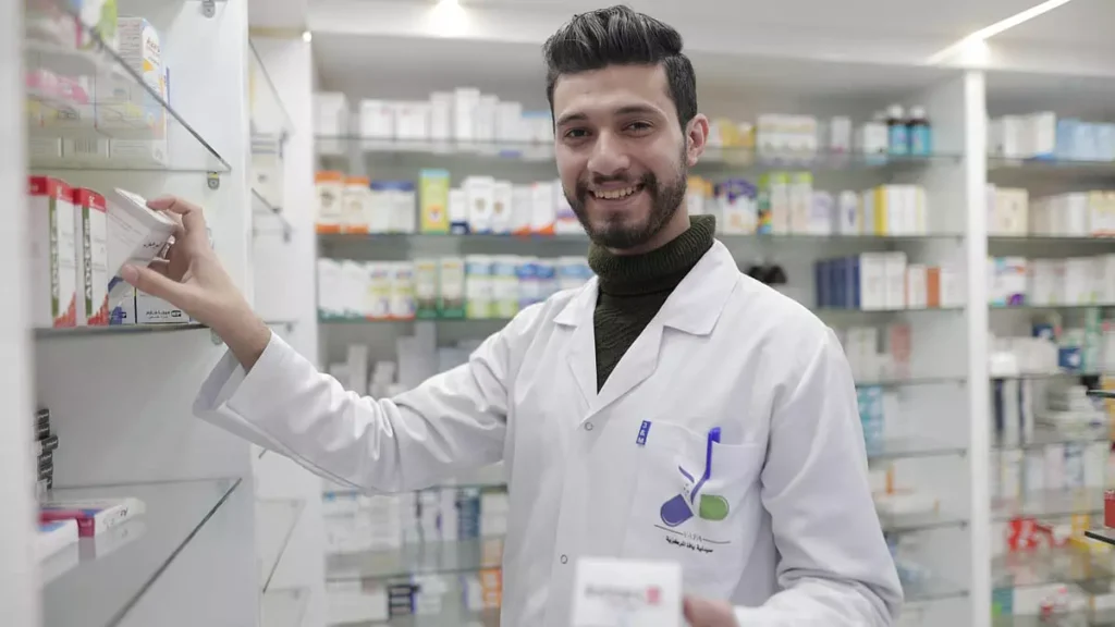 A Câmara dos Deputados aprovou nesta segunda-feira (2) o projeto de lei que estabelece critérios para o funcionamento de farmácias