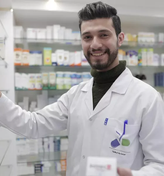 A Câmara dos Deputados aprovou nesta segunda-feira (2) o projeto de lei que estabelece critérios para o funcionamento de farmácias