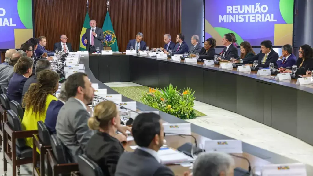 O presidente Luiz Inácio Lula da Silva realizou, nesta terça-feira (31), a primeira reunião ministerial de 2026, ocasião em que se despediu