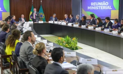O presidente Luiz Inácio Lula da Silva realizou, nesta terça-feira (31), a primeira reunião ministerial de 2026, ocasião em que se despediu