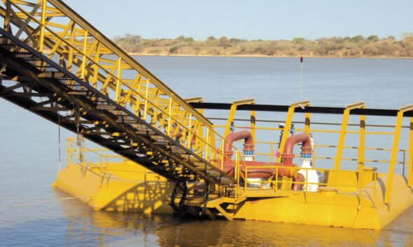 Importante vetor de desenvolvimento econômico e social no sudoeste baiano, o acesso à água tratada é retratado na campanha 