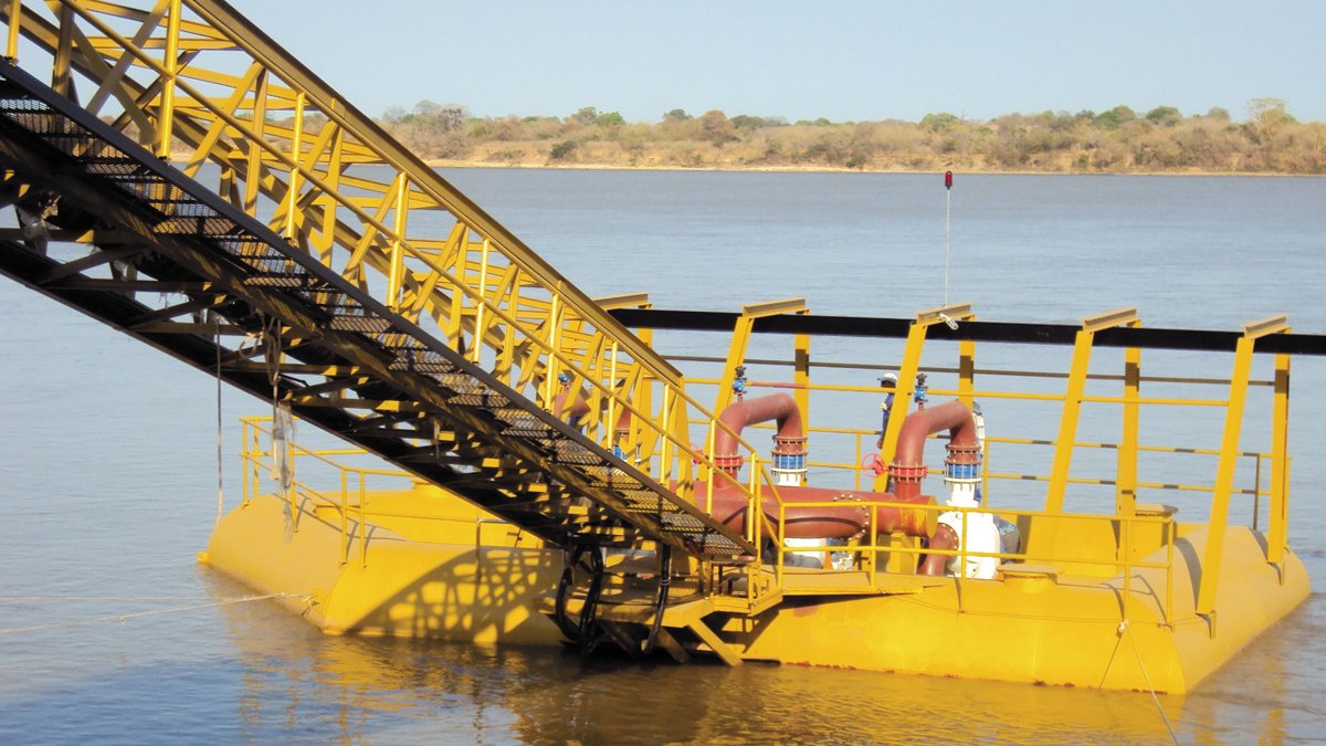 Importante vetor de desenvolvimento econômico e social no sudoeste baiano, o acesso à água tratada é retratado na campanha 