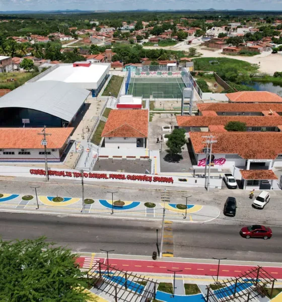 coberta, o Colégio Estadual de Tempo Integral Manoel Guimarães Santana, no município de Nordestina, está de cara nova.