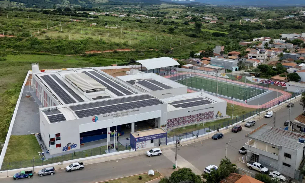 O impacto da nova estrutura do Colégio Estadual de Tempo Integral de Mortugaba, no sudoeste baiano, já é sentido dentro da sala de aula.
