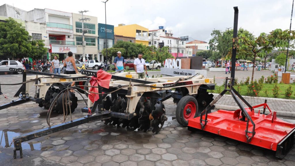 O município de Araci, no Território do Sisal, foi contemplado nesta segunda-feira (20) com um conjunto de entregas do Governo do Estado.
