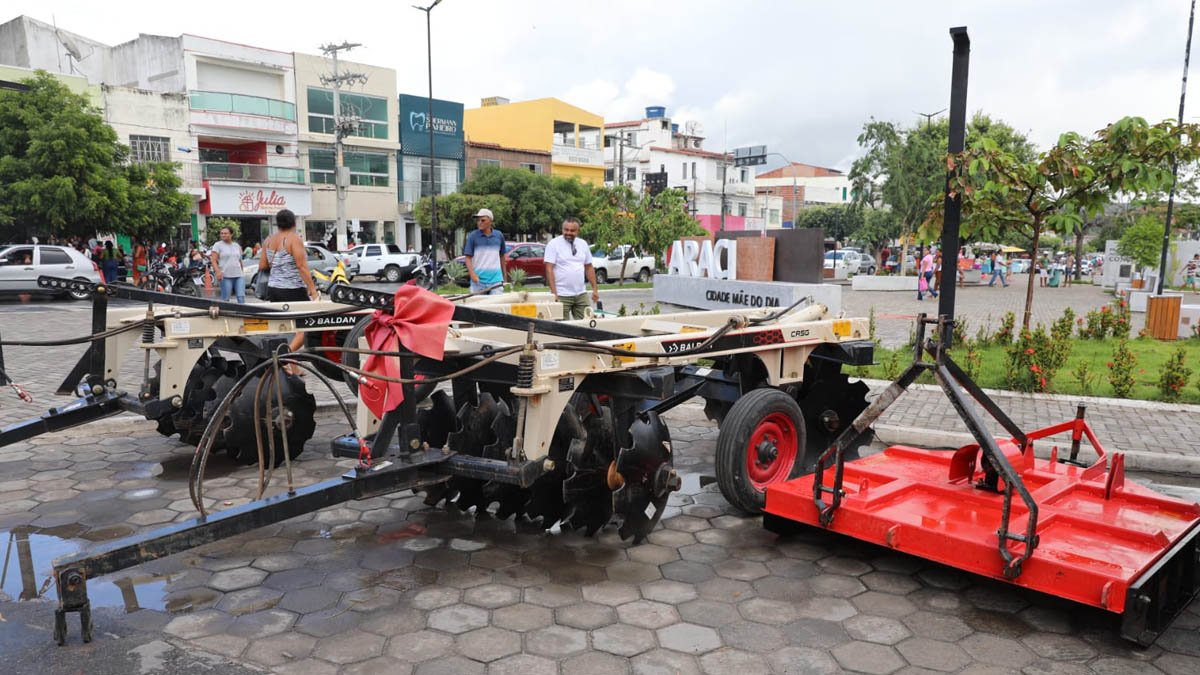 O município de Araci, no Território do Sisal, foi contemplado nesta segunda-feira (20) com um conjunto de entregas do Governo do Estado.