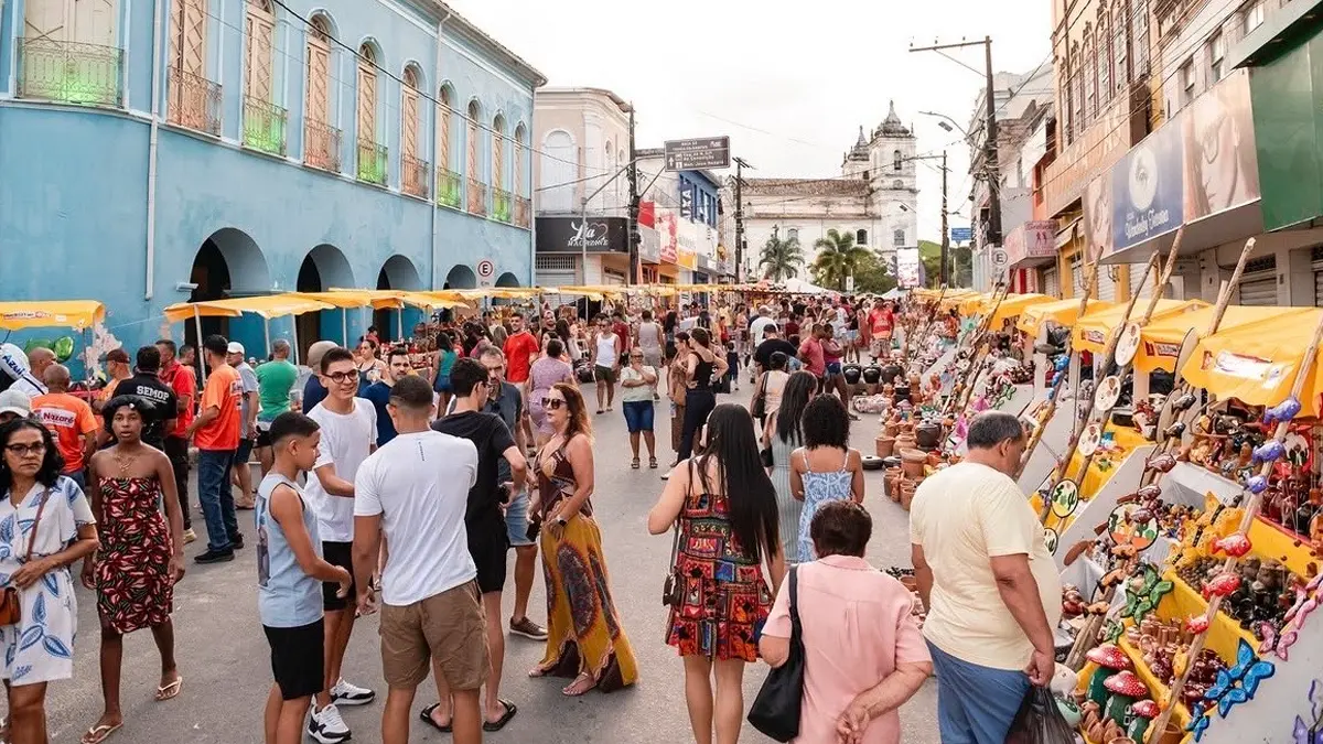 na zona turística da Baía de Todos-os-Santos, a Semana Santa foi marcada por celebrações religiosas e pela tradicional Feira de Caxixis,