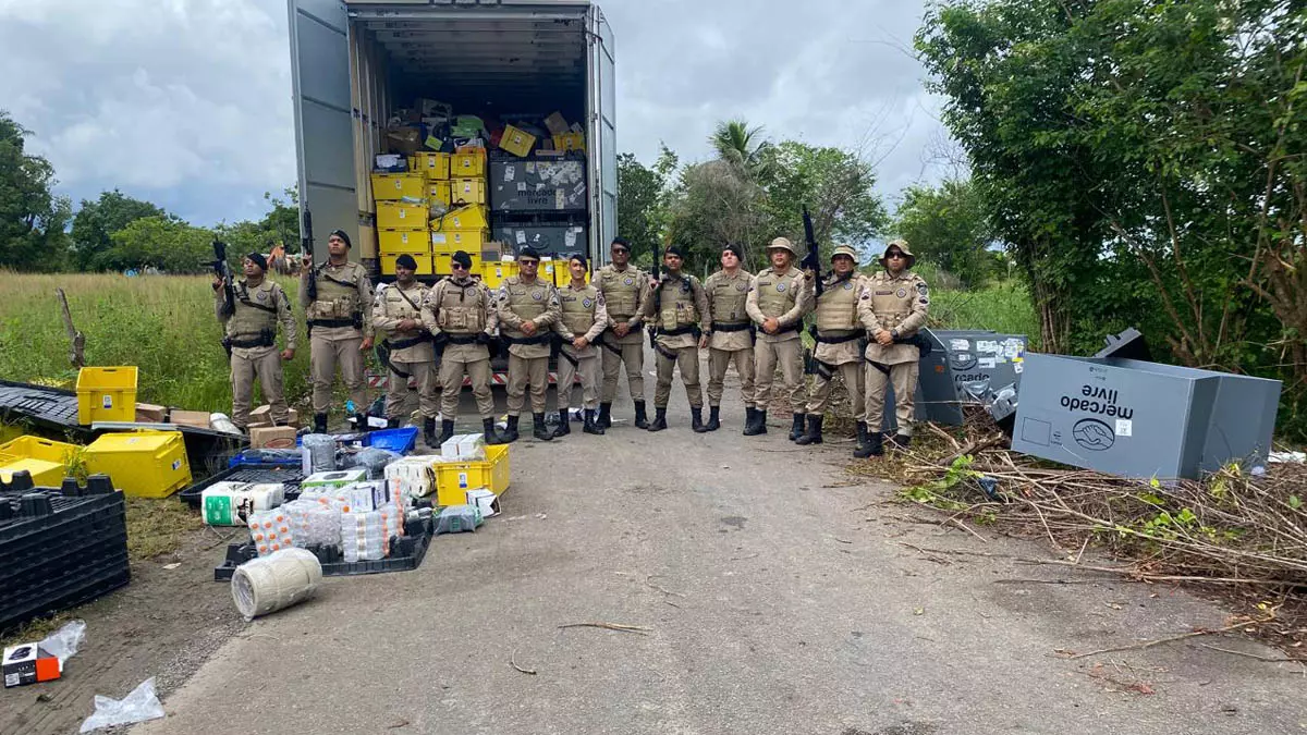 Na manhã de domingo (5), policiais do 14º Batalhão da Polícia Militar, do Batalhão de Polícia Rodoviária (BPRv) e do Esquadrão