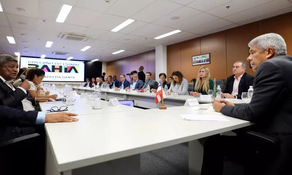 O Governo do Estado formalizou, nesta segunda-feira (6), um convênio para a regulação dos serviços de manejo de resíduos sólidos urbanos