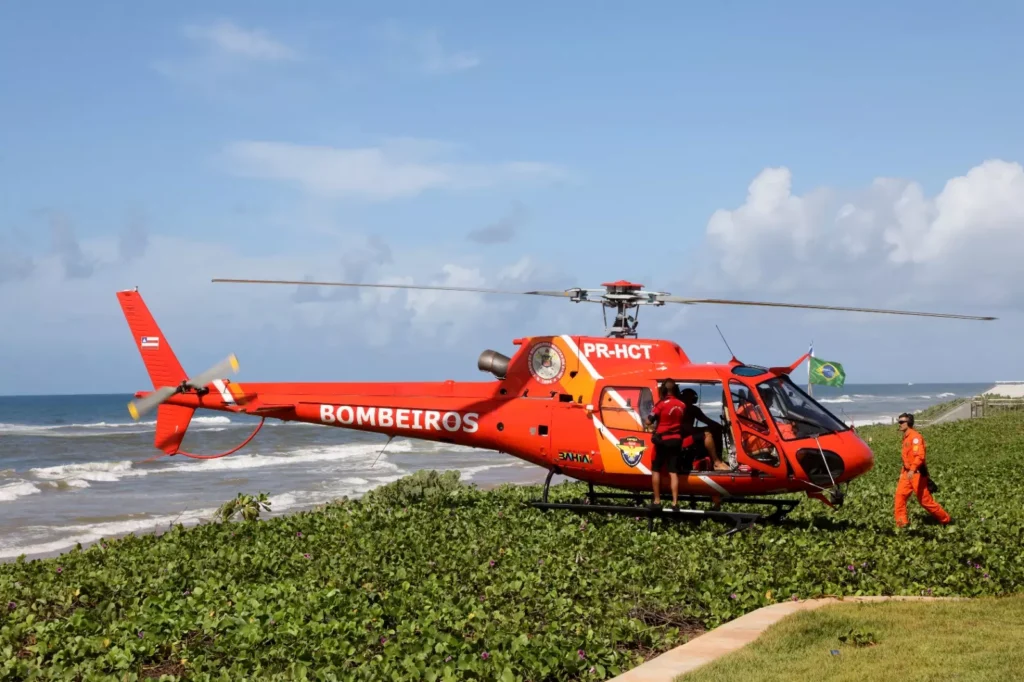 A integração entre salvamento aquático e aéreo marcou o treinamento teórico e prático promovido pelo 13º Batalhão de Bombeiros