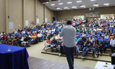 uma reunião com cooperativas e representantes da cadeia produtiva do cacau e do chocolate, no âmbito do projeto Parceiros da Mata. 
